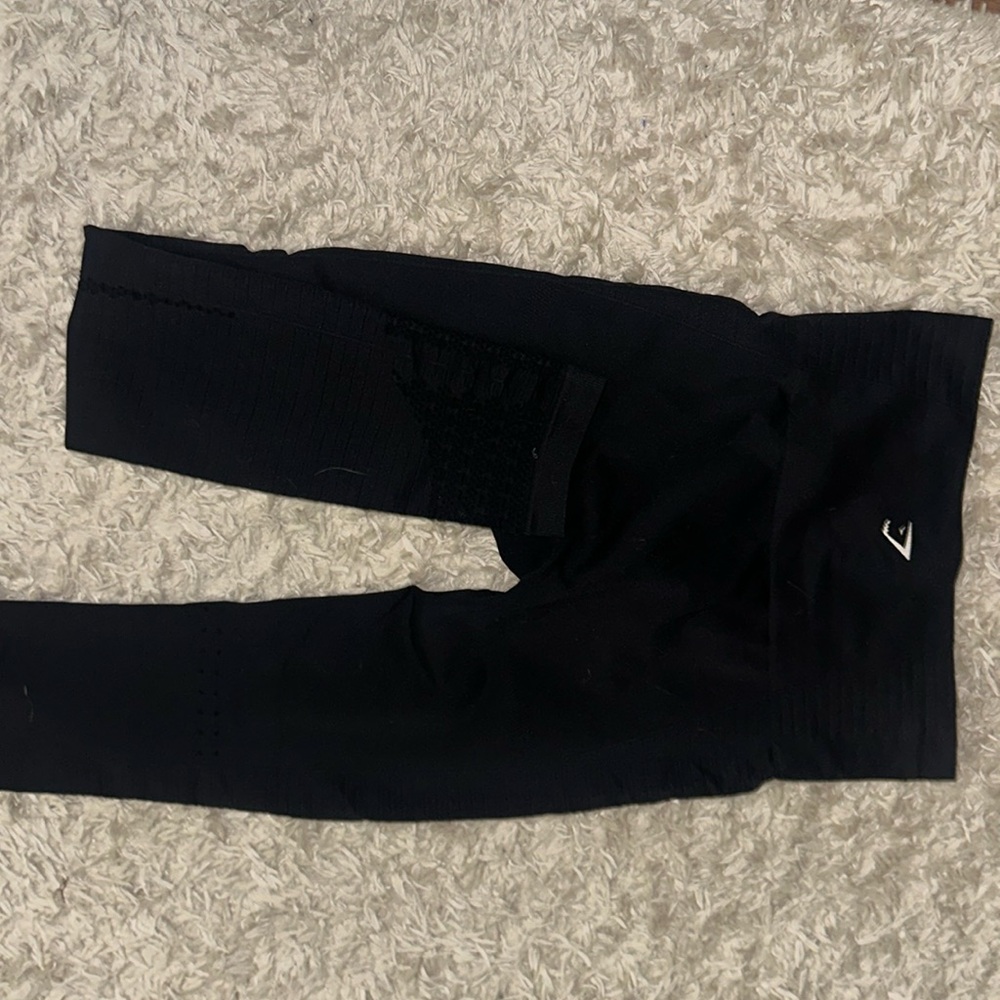 BLACK GYMSHARK LEGGINGS